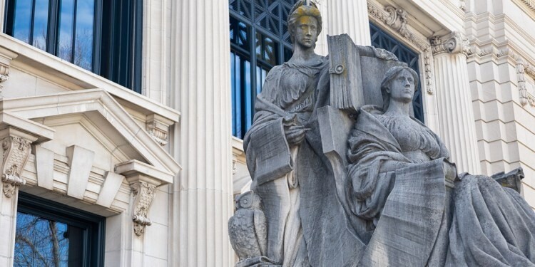 Illinois Supreme Court in 'wait and see' posture as new public defense policy takes shape